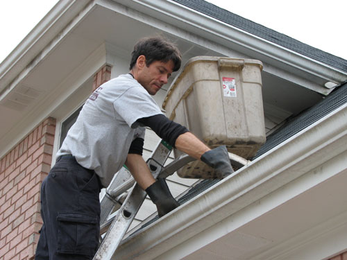 Giving Your Gutters the Best Treatment with Gutter Cleaning in Lake Oswego