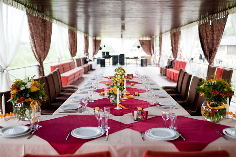 Benefits of Selecting a Venue Providing Catering and Wedding Receptions Hall in Bluffs, IA