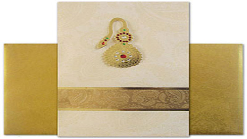 Trendy Styles and Shades for Your Wedding Invitations