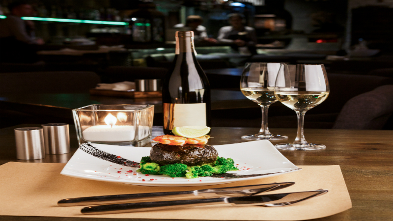 3 Important Qualities That Motivate You to Keep Visiting a Sports Bar