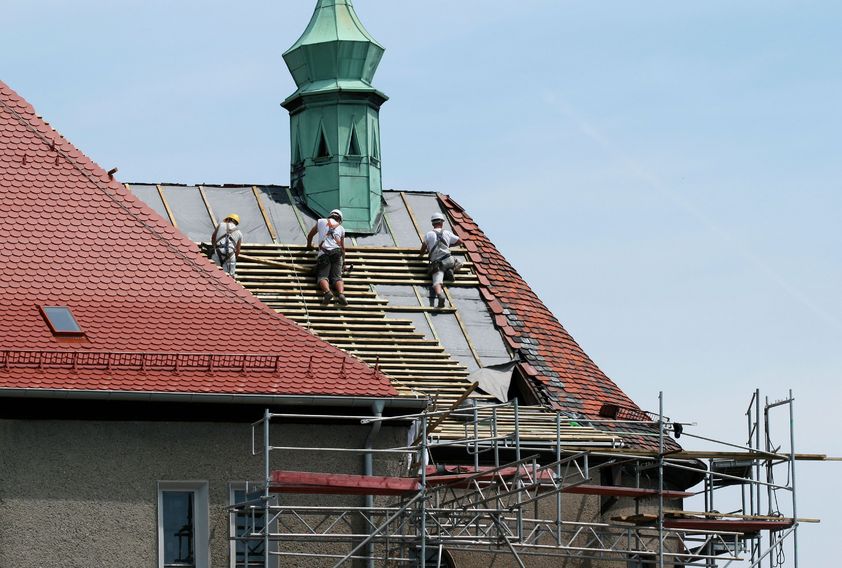 How Can a Roofing Company in East Hampton, NY Help Your House?