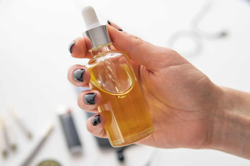 Find Relief From Your Everyday Pains with This Fully Organic Hemp Oil