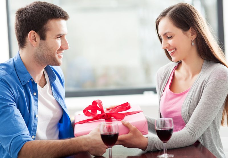Deliver the Best Gift with a Wedding Gift Basket in Toronto