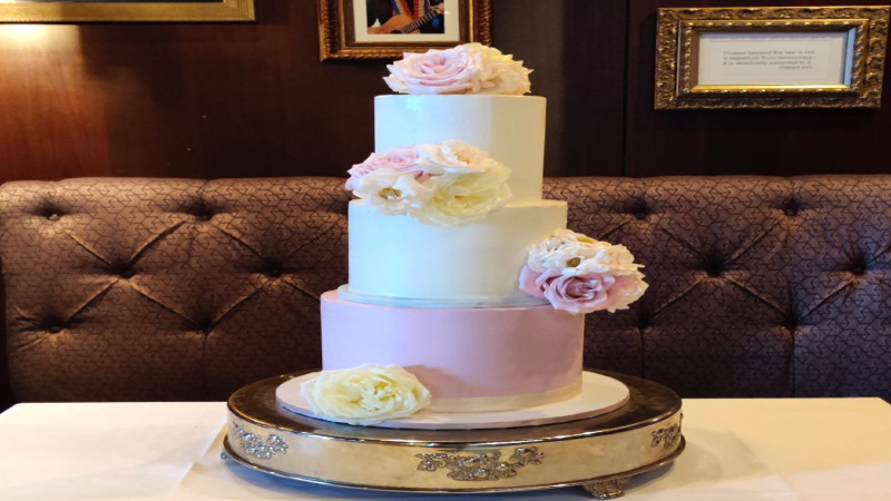 Practical Tips for Choosing the Best Wedding Cakes in Houston, TX