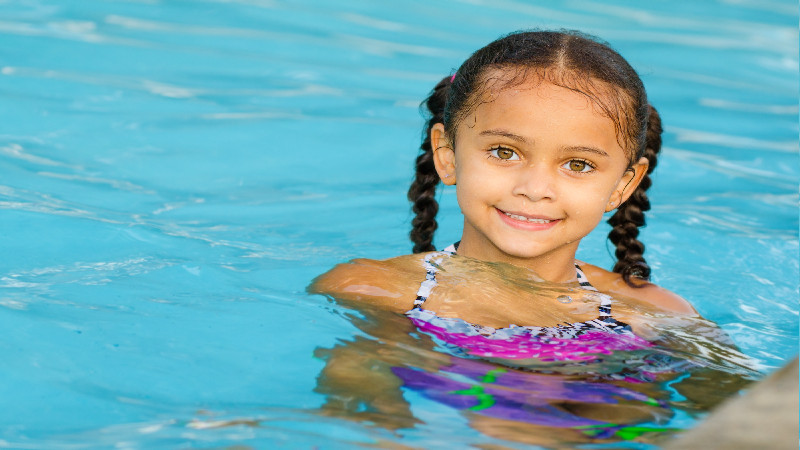 How Swimming Lessons in Virginia Benefit The Development of Your Child?