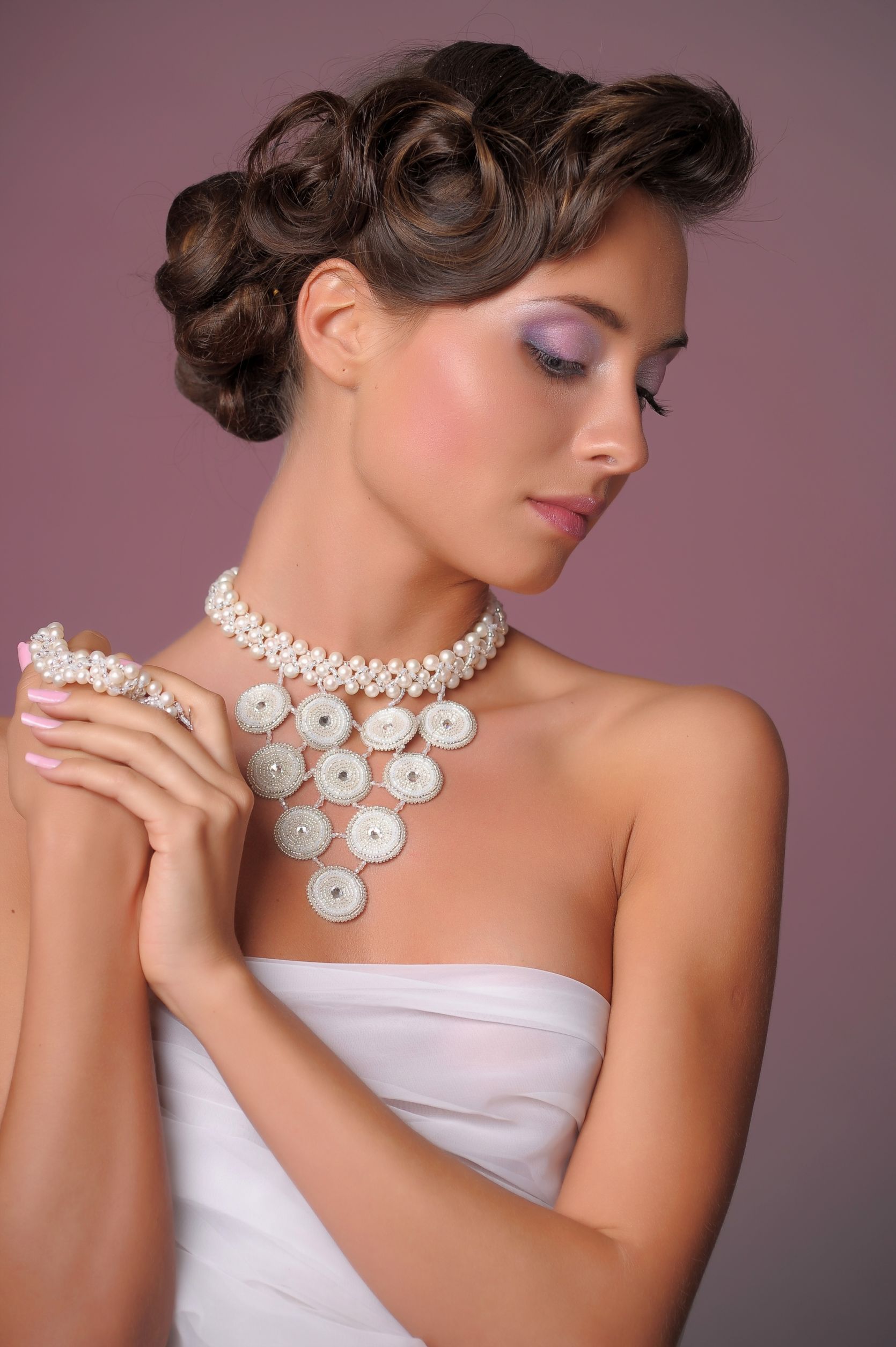 Unveiling the Charm of Jewelry with Pictures Inside