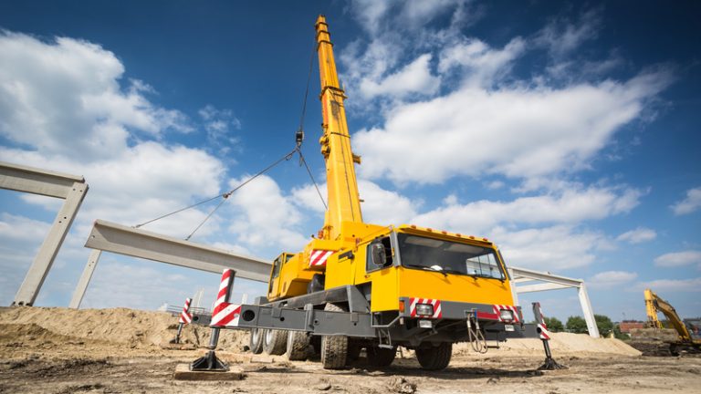 Four Essential Tips for Finding the Best Crane Rental in Illinois