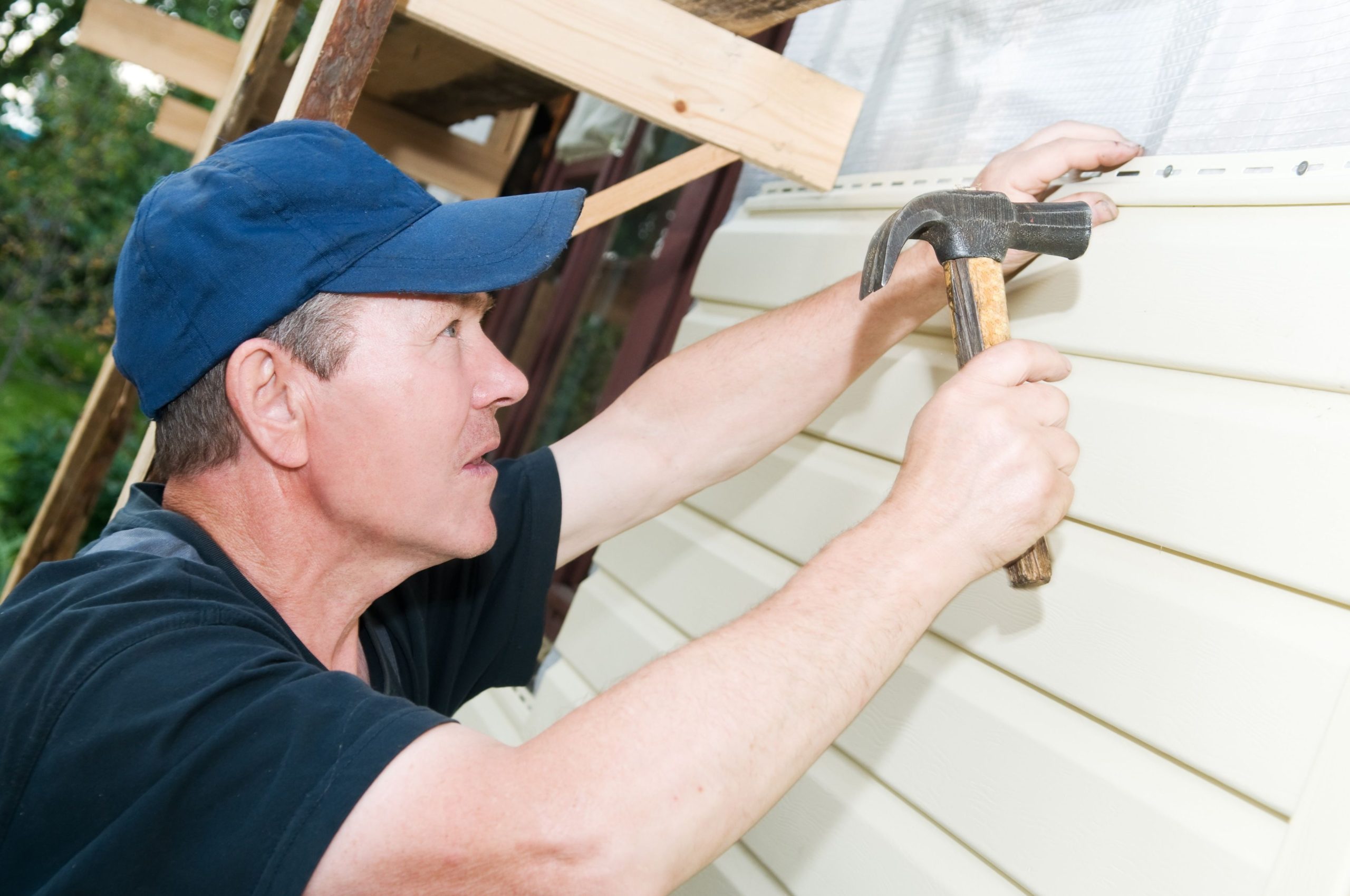 Hire a Renowned Business to Do Siding Installation in La Grange, KY