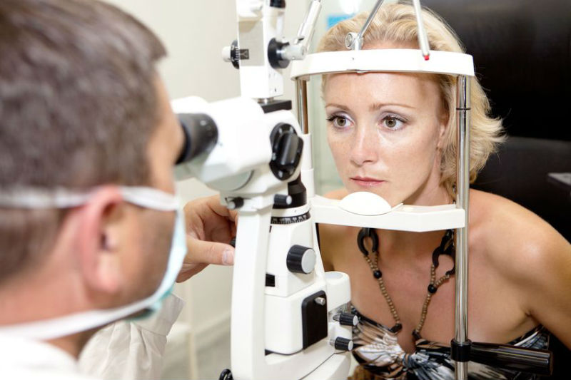 Getting a Macular Hole Treated by an Ophthalmologist in Boca Raton