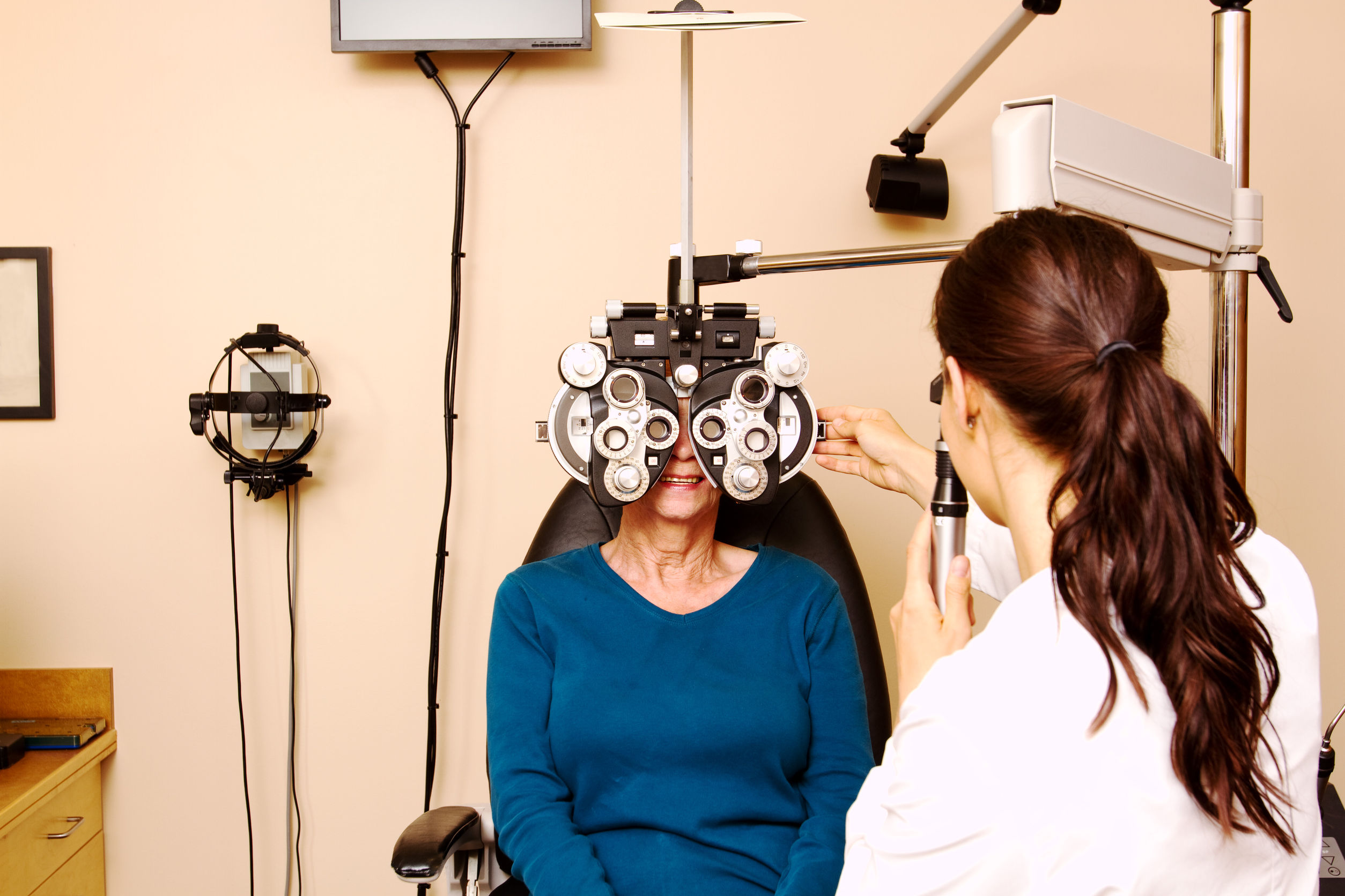 The Benefits of Choosing Local Optometry in River North