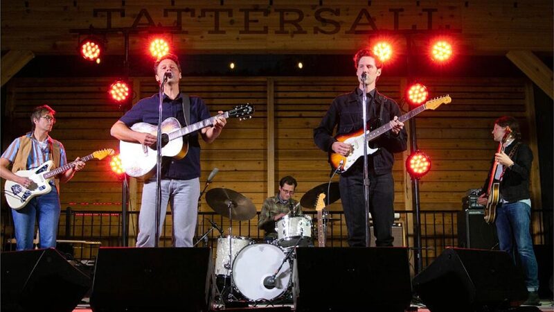 A Local Distillery Offers Some of The Best Live Music Near Woodbury