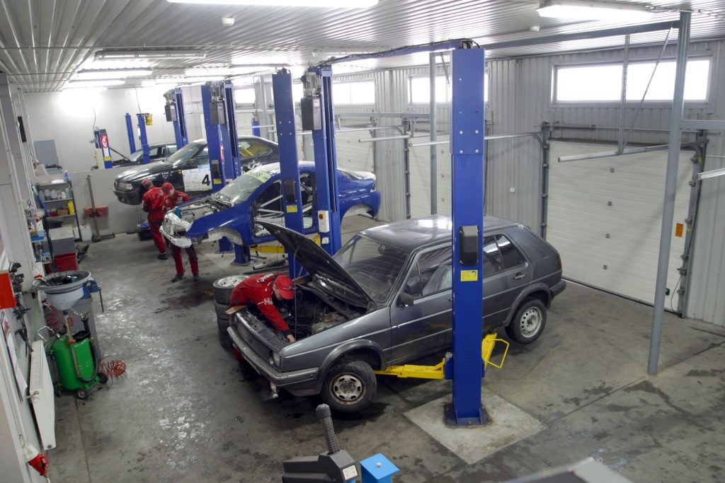 A Guide to Trouble-Free Services: Efficient Junk Car Removal in Clinton Township, MI