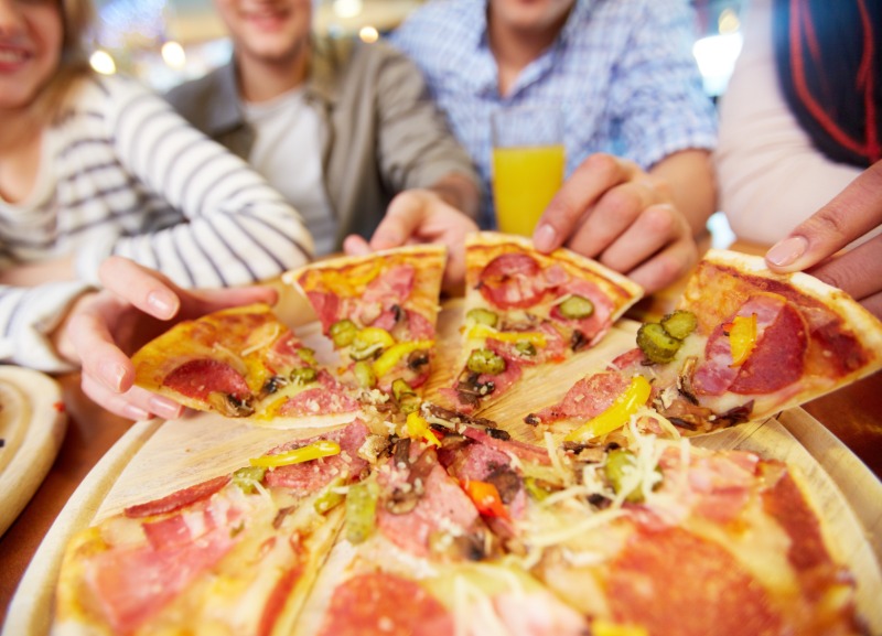Savor Authentic Flavors at Pizza Restaurants Naples FL