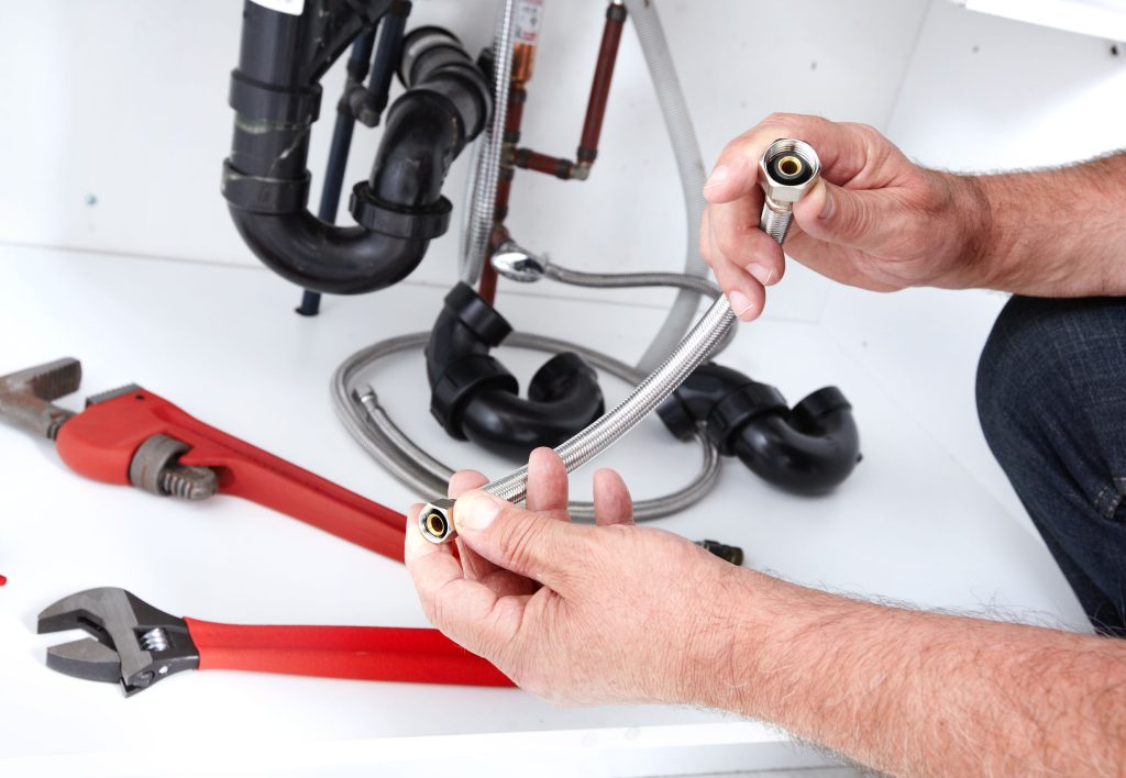 Signs You Need a Plumber Fresno CA for Emergency Water Leak Repairs at Home