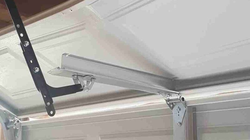 How to Choose the Right Garage Door for Curb Appeal