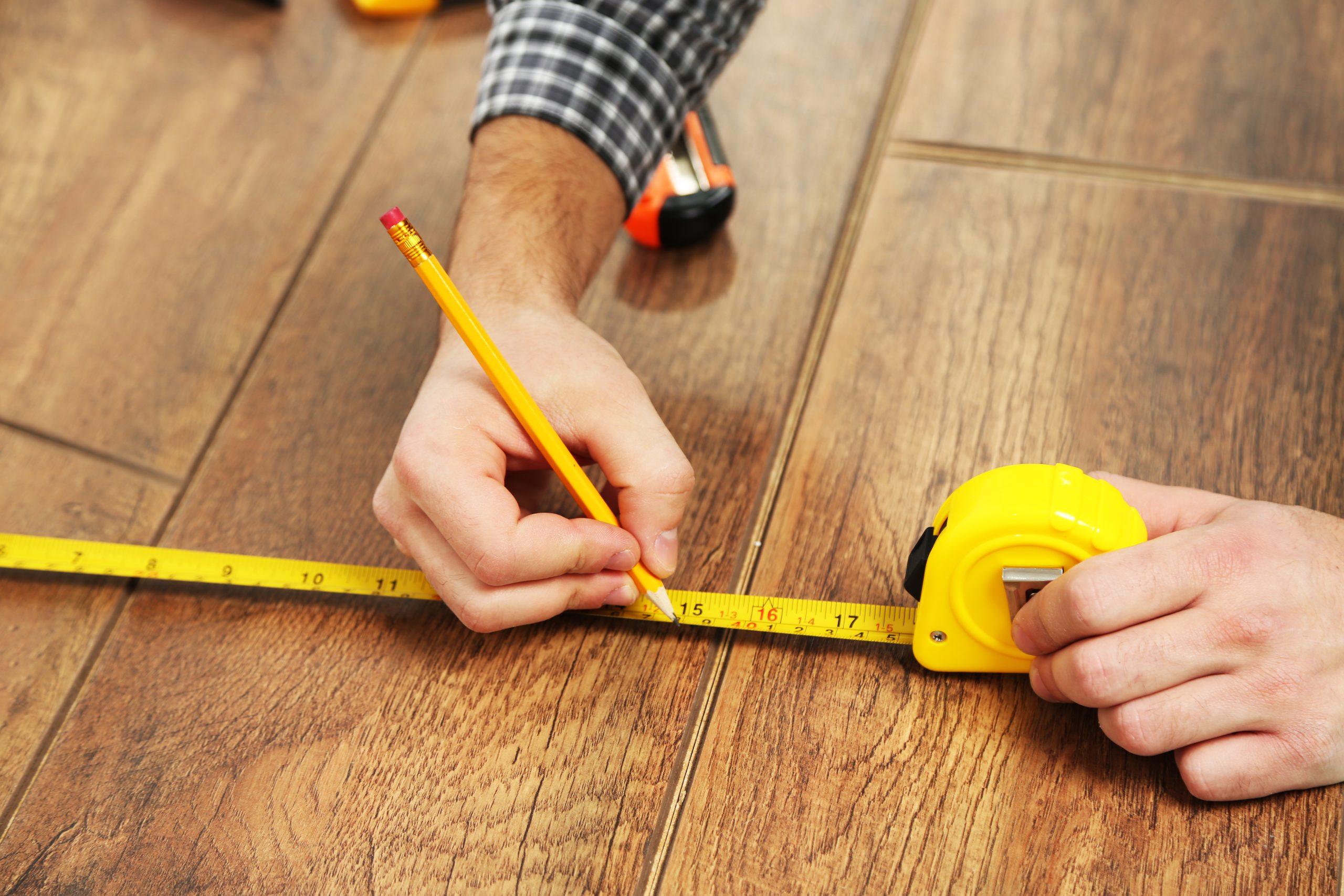 Hiring a Flooring Installation Contractor Evansville IN Residents Recommend for Lasting Results