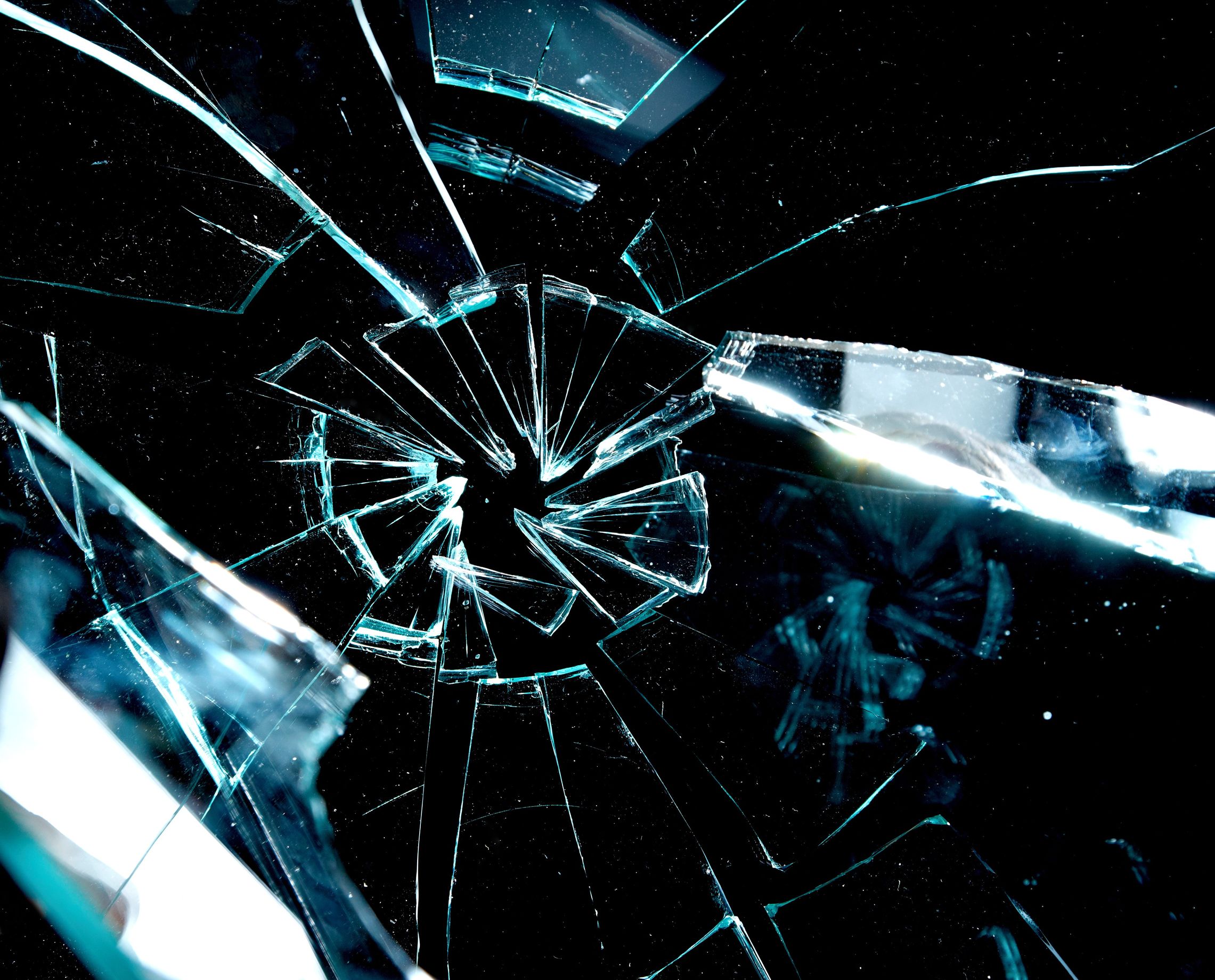When to Call a Residential Glass Repair Service Sacramento CA for Window Emergencies