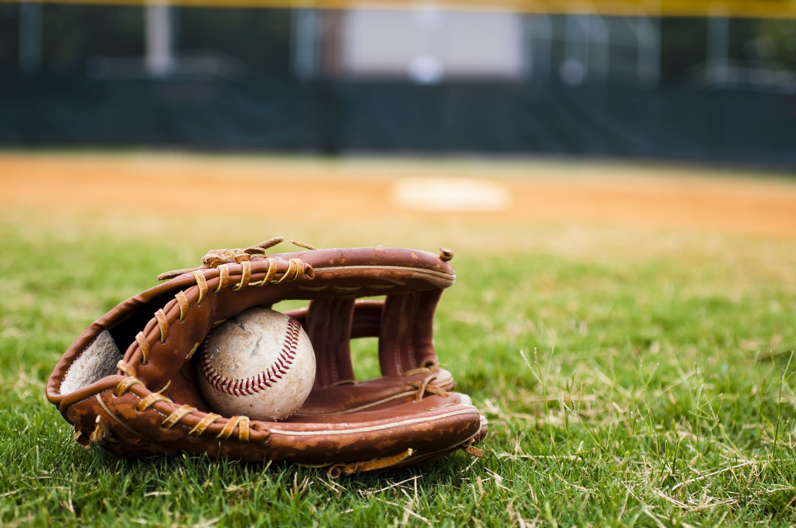 Make summer memorable as your child improves at baseball camps in Bridgewater