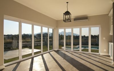 How a Commercial Glass Contractor Fort Worth TX Handles Modern Office Renovations