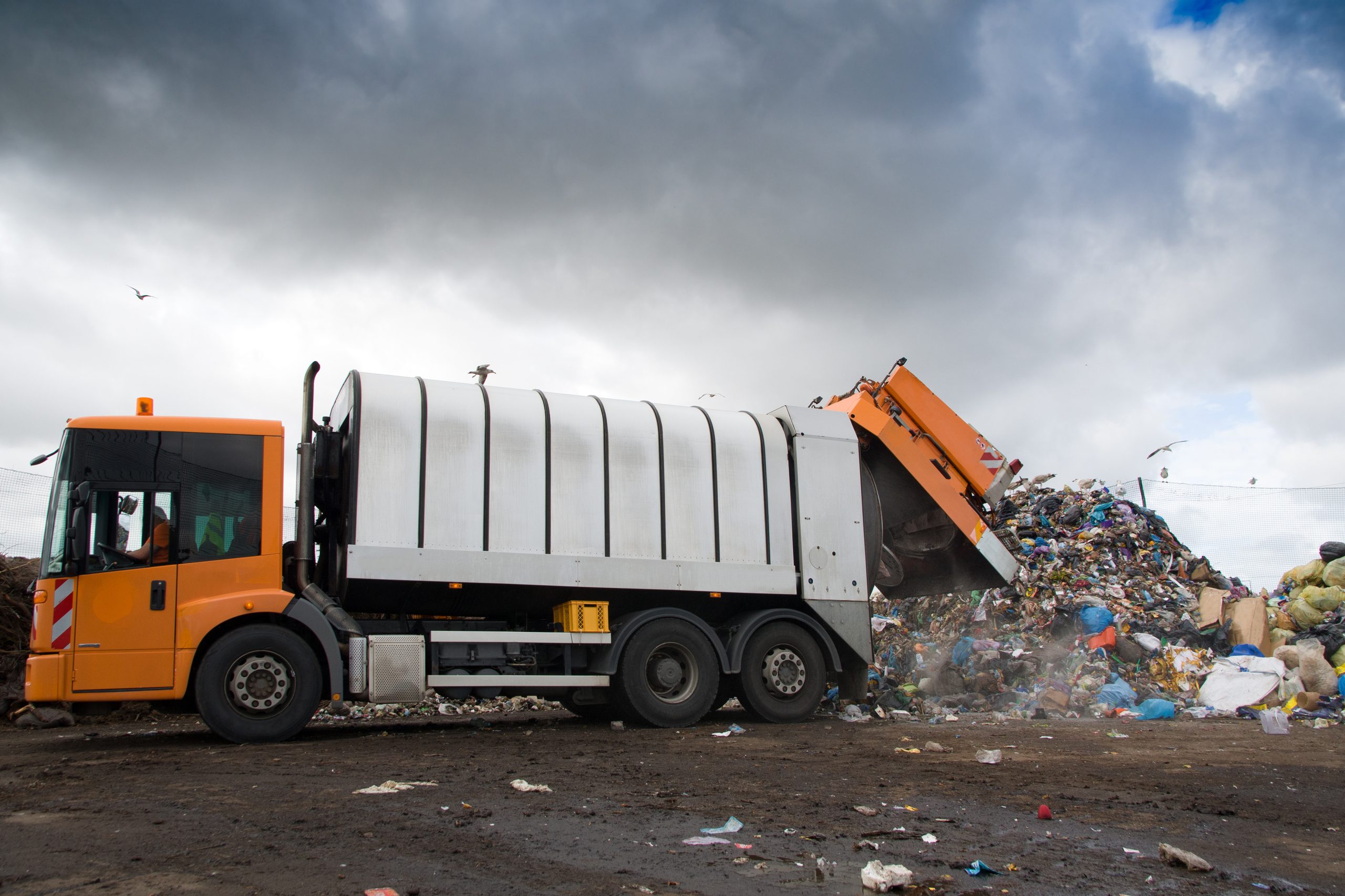 Making Property Cleanouts Easier Using Roll Off St Louis MO Dumpster Rentals