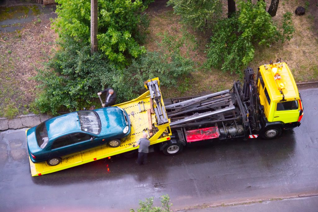 Essential Tips for Using a Car Towing Service Topeka KS Locals Recommend