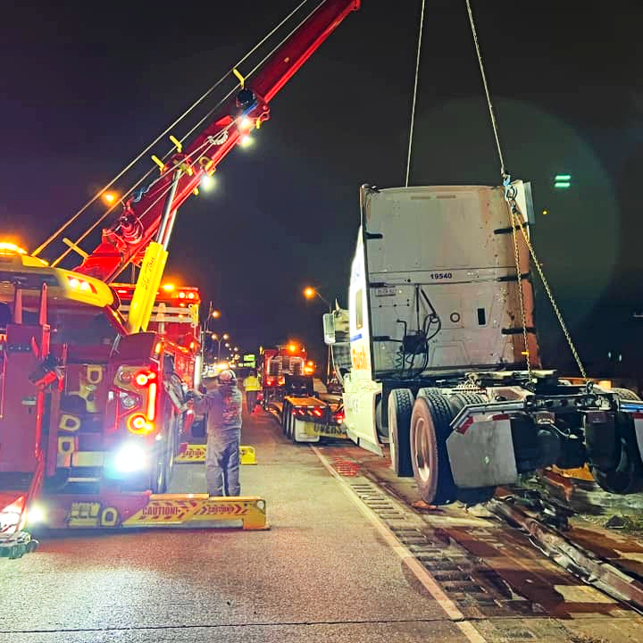 How 24 Hour roadside assistance in Lake Charles, LA keeps you safe on road trips