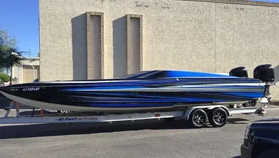 How to Create a Memorable Food Truck Brand with Custom Wraps