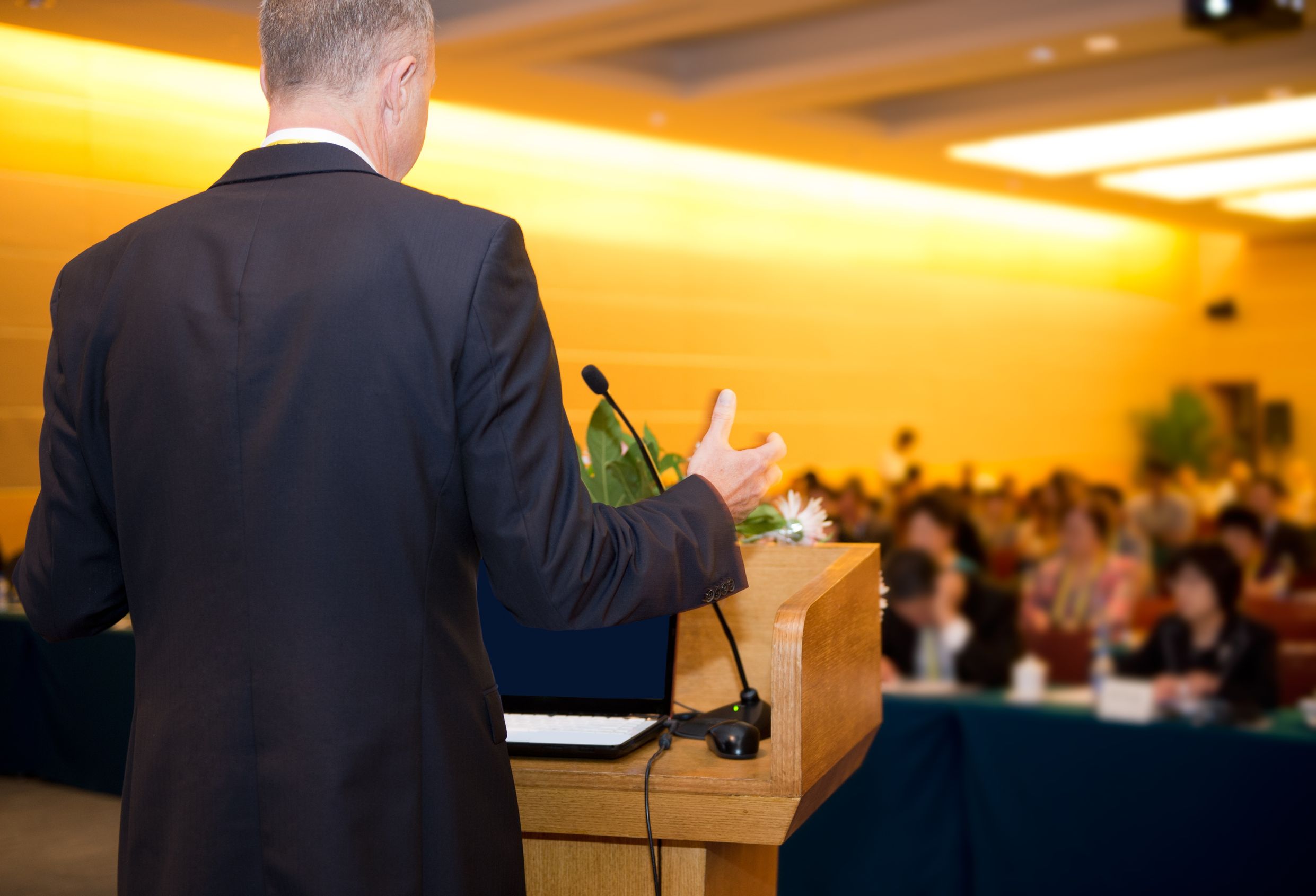 Las Vegas Motivational Speaker – What Makes a Speaker Stand Out in a City Built on Entertainment?