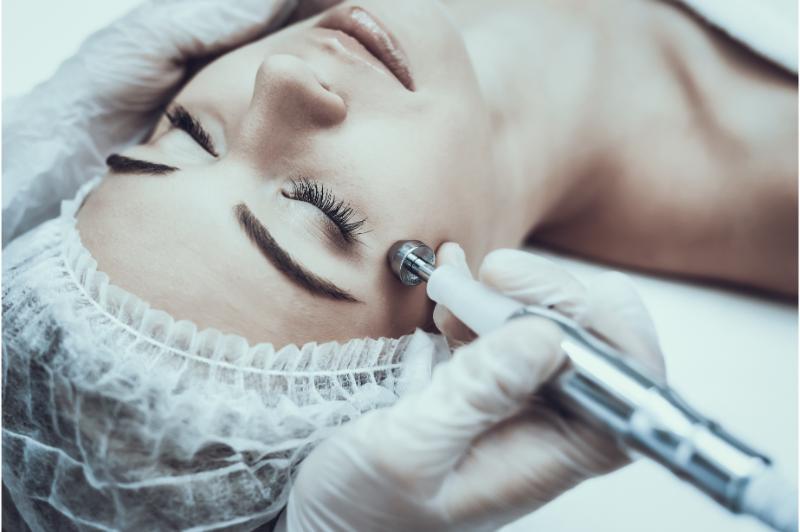 Rejuvenate Your Skin and Health with Red Light Treatment in Palm Beach Gardens Options