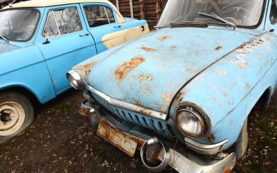 Why Selling to a Junk Car Buyer Wheaton, IL Makes Clearing Your Garage Easy