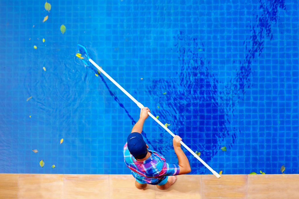 Benefits of Using Pool Cleaning Services Navarre FL for a Hassle Free Summer