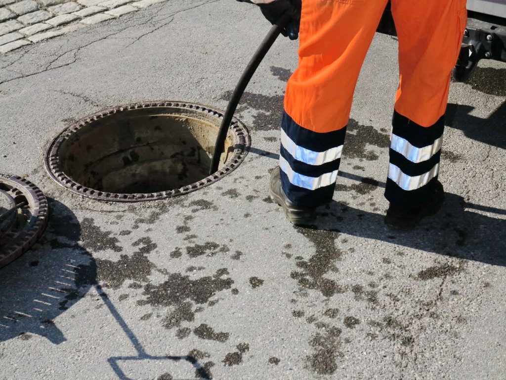 Signs You Need Sewer Line Repair in Everett WA and Effective Solutions Residents Trust