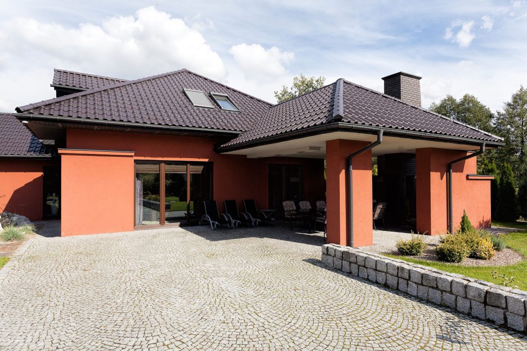 Understanding Local Demand Patterns for Roofing Shingles in Buffalo, NY, in Seasonal Markets