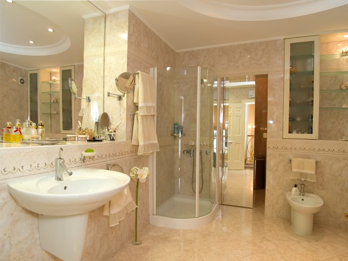 Tips for Choosing Bathroom Renovations Contractors in Regina for Stress-Free Remodels